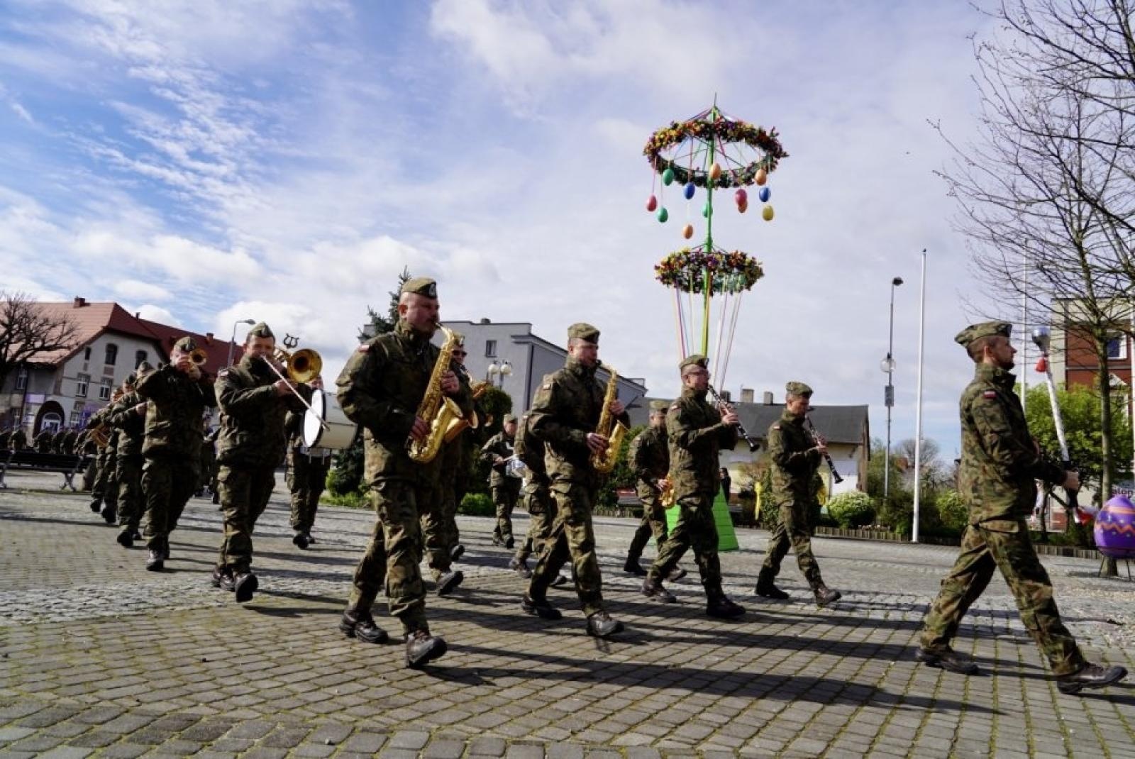 Zdjęcie w galerii na portalu naszwodzislaw.com: Ślubowanie kadetów na rydułtowskim rynku [FOTO] wiadomości z regionu