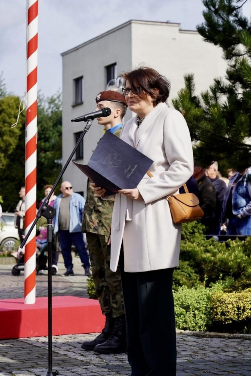 Zdjęcie w galerii na portalu naszwodzislaw.com: Ślubowanie kadetów na rydułtowskim rynku [FOTO] wiadomości z regionu