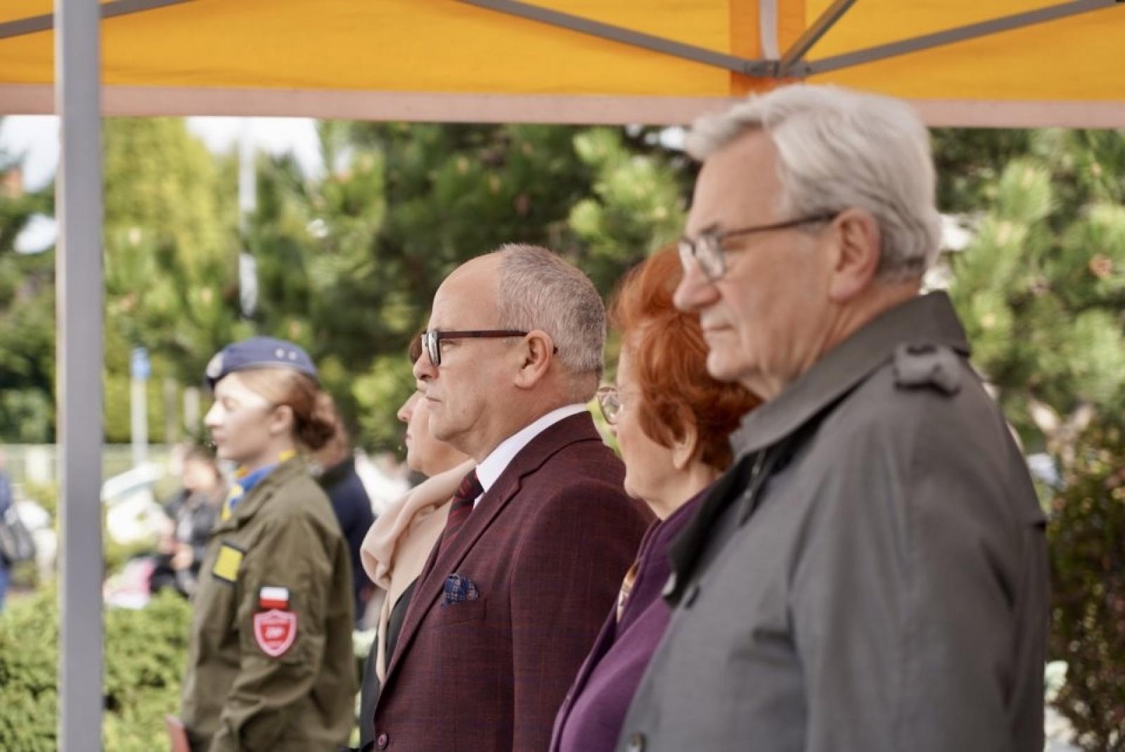 Zdjęcie w galerii na portalu naszwodzislaw.com: Ślubowanie kadetów na rydułtowskim rynku [FOTO] wiadomości z regionu