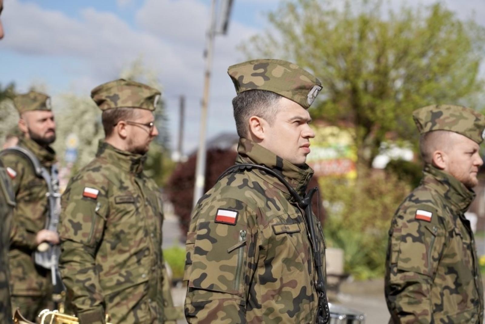 Zdjęcie w galerii na portalu naszwodzislaw.com: Ślubowanie kadetów na rydułtowskim rynku [FOTO] wiadomości z regionu