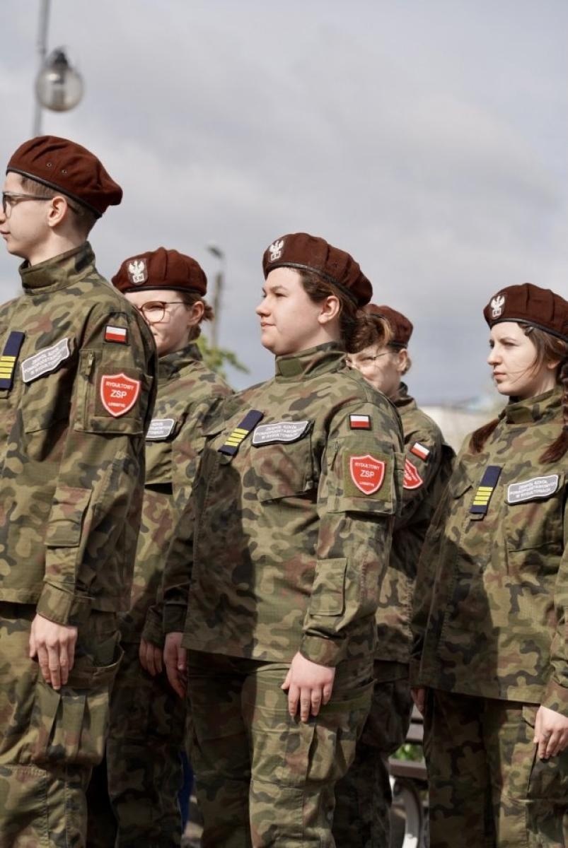 Zdjęcie w galerii na portalu naszwodzislaw.com: Ślubowanie kadetów na rydułtowskim rynku [FOTO] wiadomości z regionu