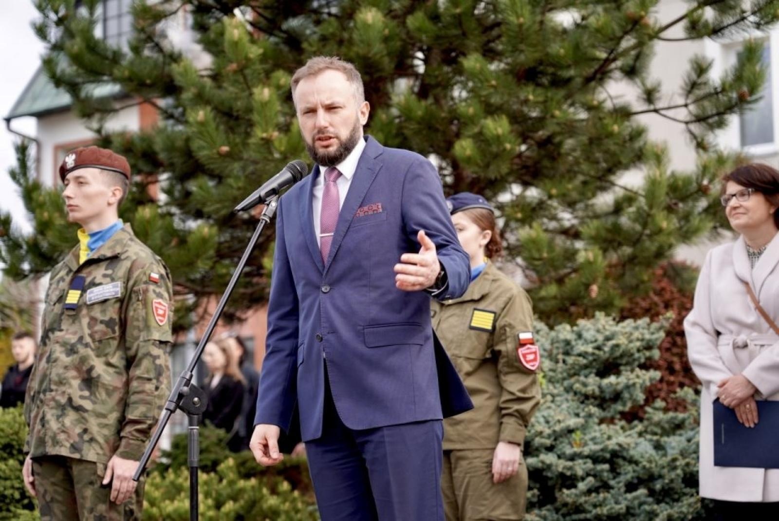 Zdjęcie w galerii na portalu naszwodzislaw.com: Ślubowanie kadetów na rydułtowskim rynku [FOTO] wiadomości z regionu