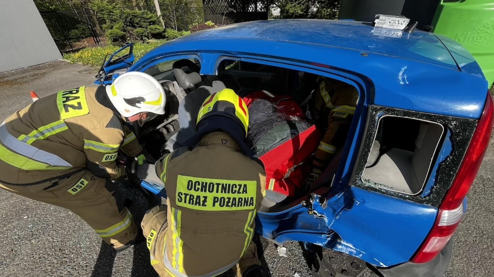 Zdjęcie w galerii na portalu naszwodzislaw.com: Szkolenie z zakresu ratownictwa technicznego w wodzisławskiej komendzie wiadomości z regionu