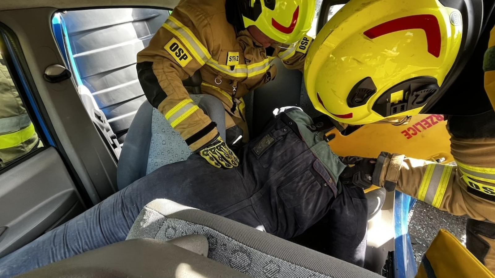 Zdjęcie w galerii na portalu naszwodzislaw.com: Szkolenie z zakresu ratownictwa technicznego w wodzisławskiej komendzie wiadomości z regionu