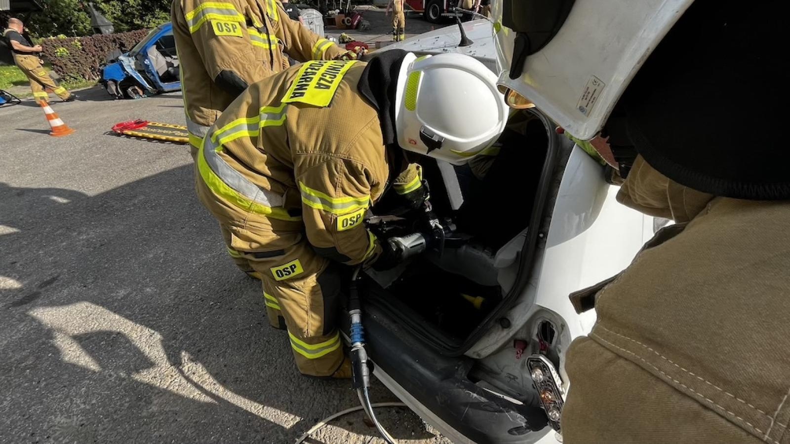 Zdjęcie w galerii na portalu naszwodzislaw.com: Szkolenie z zakresu ratownictwa technicznego w wodzisławskiej komendzie wiadomości z regionu