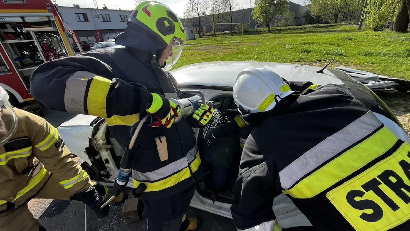 Zdjęcie w galerii na portalu naszwodzislaw.com: Szkolenie z zakresu ratownictwa technicznego w wodzisławskiej komendzie wiadomości z regionu