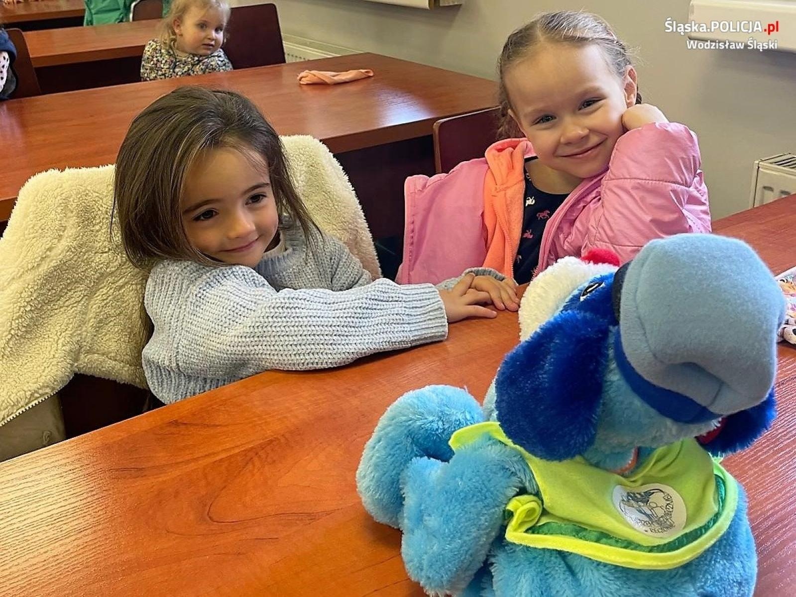 Zdjęcie w galerii na portalu naszwodzislaw.com: Wyjątkowi goście w wodzisławskiej komendzie wiadomości z regionu