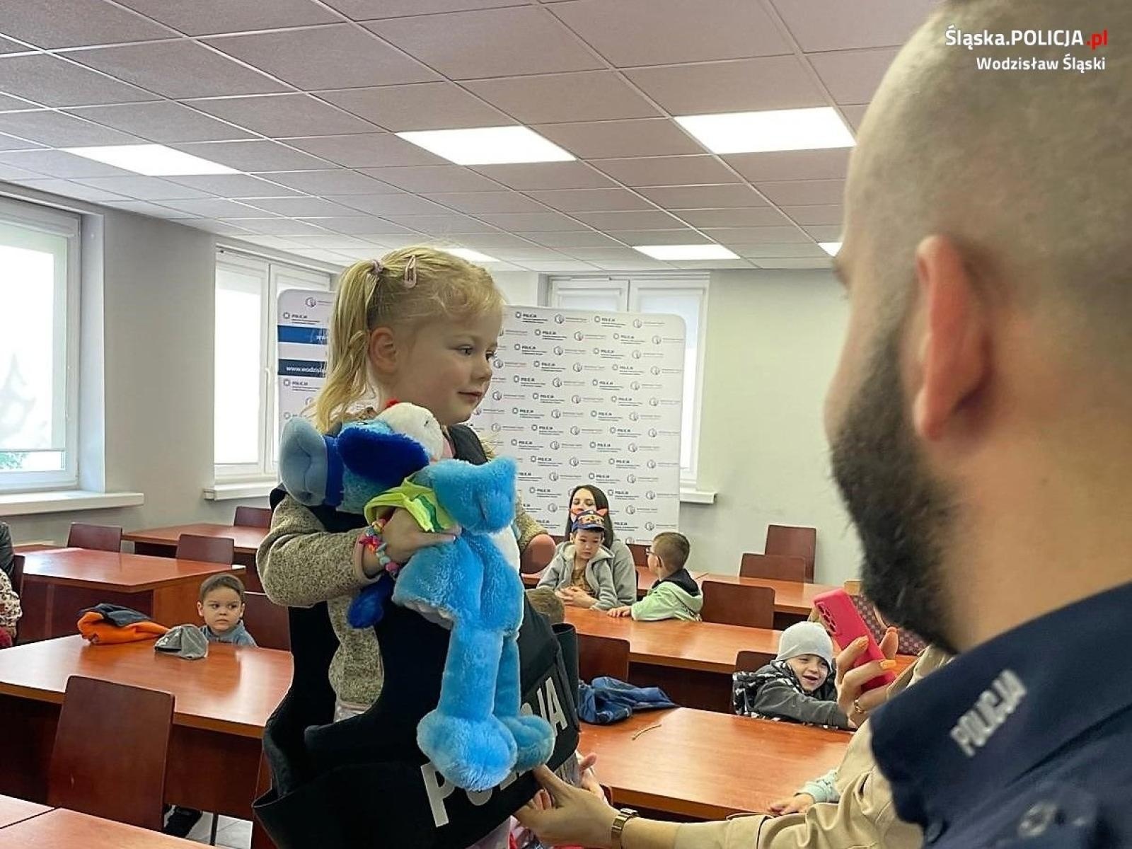 Zdjęcie w galerii na portalu naszwodzislaw.com: Wyjątkowi goście w wodzisławskiej komendzie wiadomości z regionu