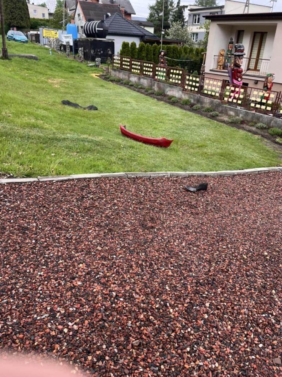 Zdjęcie w galerii na portalu naszwodzislaw.com: Zderzenie trzech samochodów w Rydułtowach. Jeden z nich dachował [FOTO] wiadomości z regionu