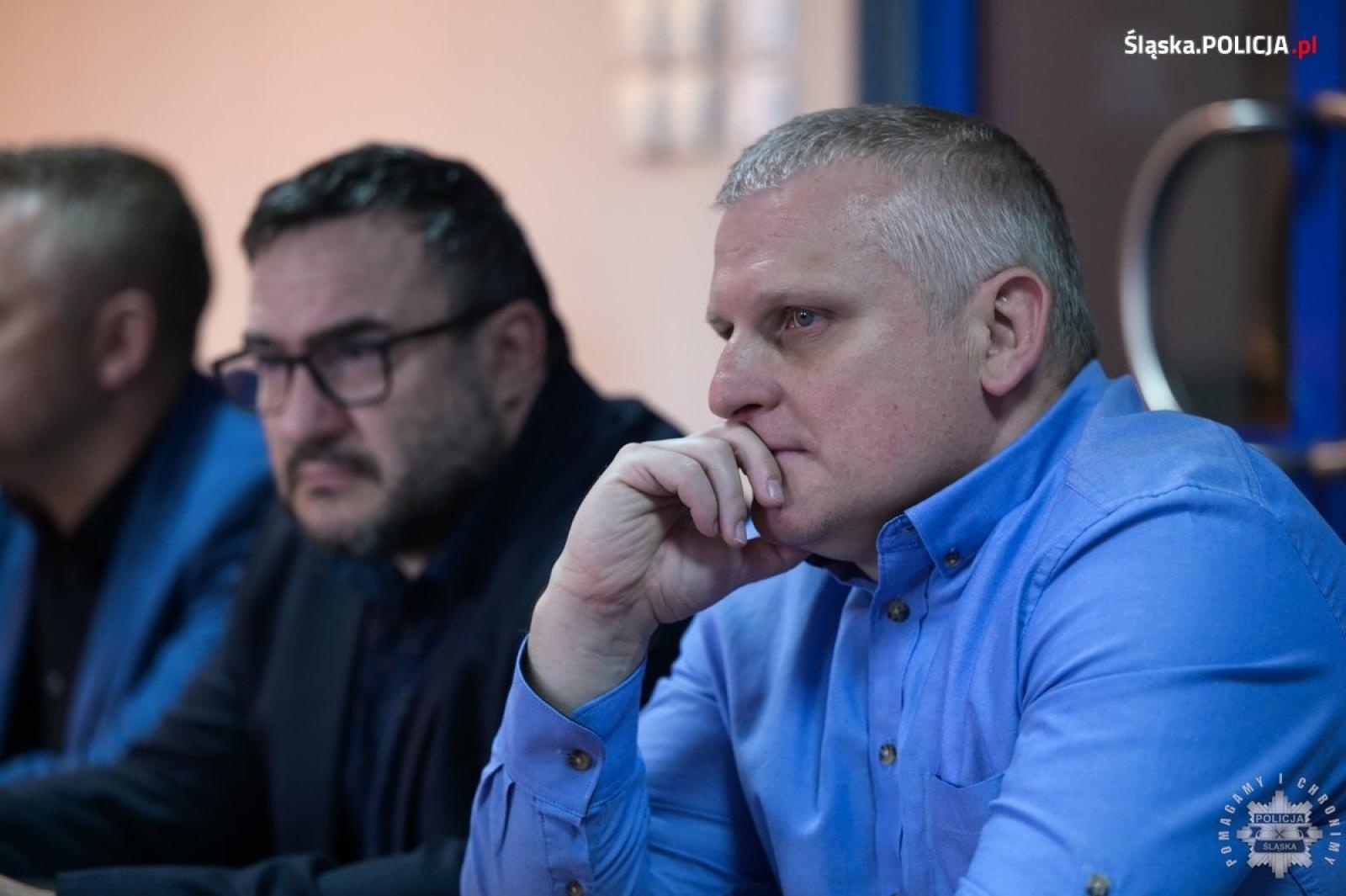 Zdjęcie w galerii na portalu naszwodzislaw.com: Przedstawiciele UE wizytowali śląski garnizon policji wiadomości z regionu