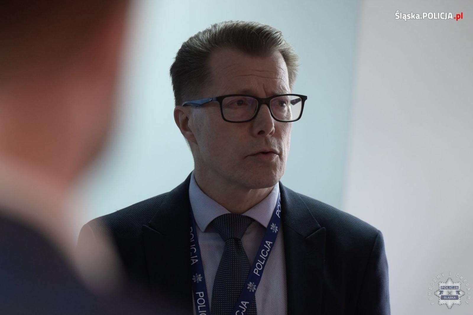 Zdjęcie w galerii na portalu naszwodzislaw.com: Przedstawiciele UE wizytowali śląski garnizon policji wiadomości z regionu