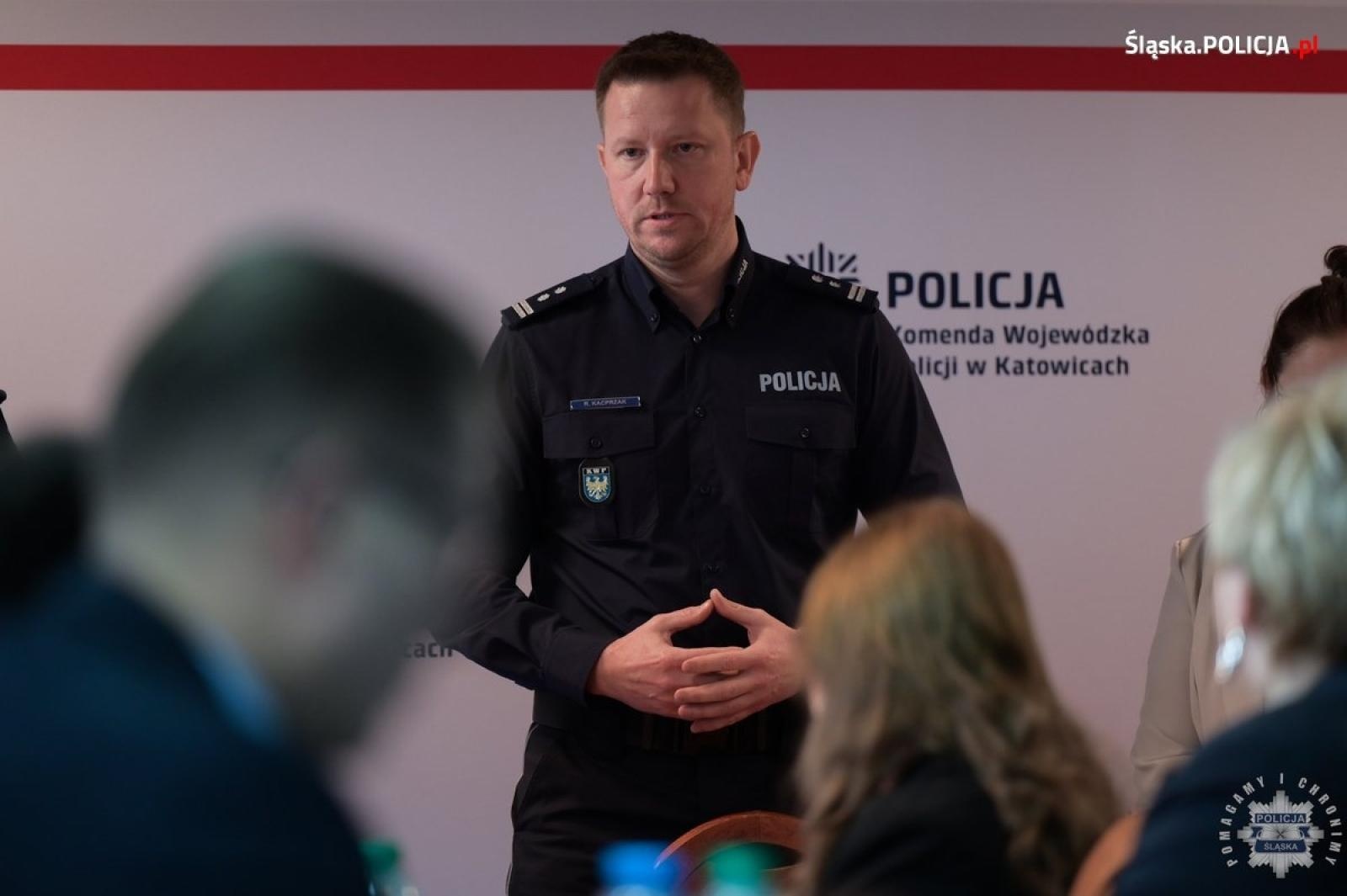 Zdjęcie w galerii na portalu naszwodzislaw.com: Przedstawiciele UE wizytowali śląski garnizon policji wiadomości z regionu