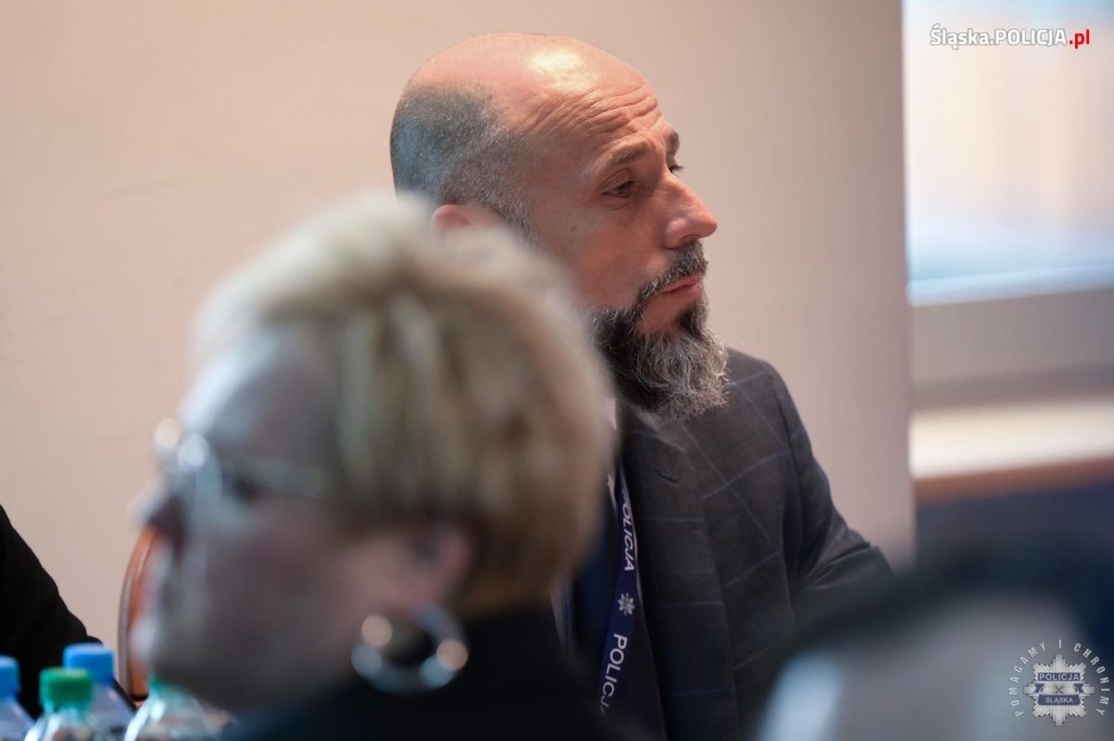 Zdjęcie w galerii na portalu naszwodzislaw.com: Przedstawiciele UE wizytowali śląski garnizon policji wiadomości z regionu