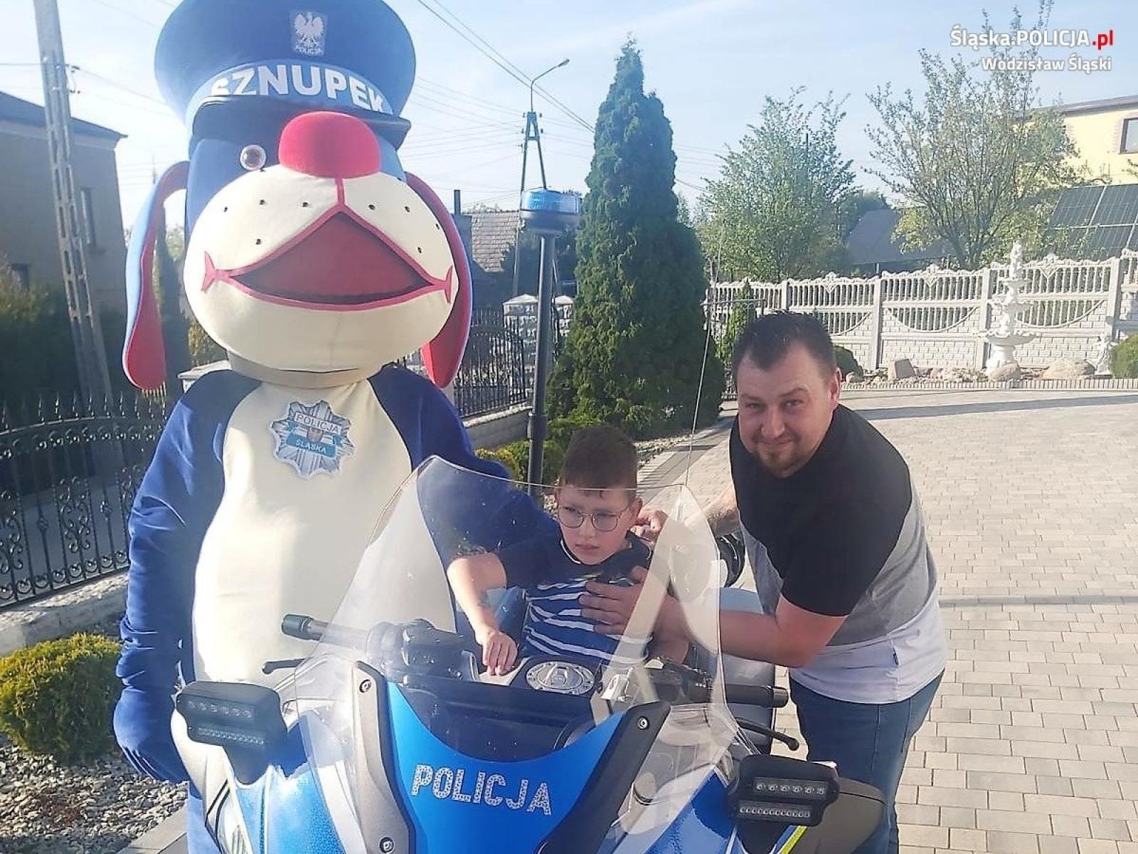 Zdjęcie w galerii na portalu naszwodzislaw.com: Gorzyccy policjanci spełnili marzenie Bartka [FOTO] wiadomości z regionu