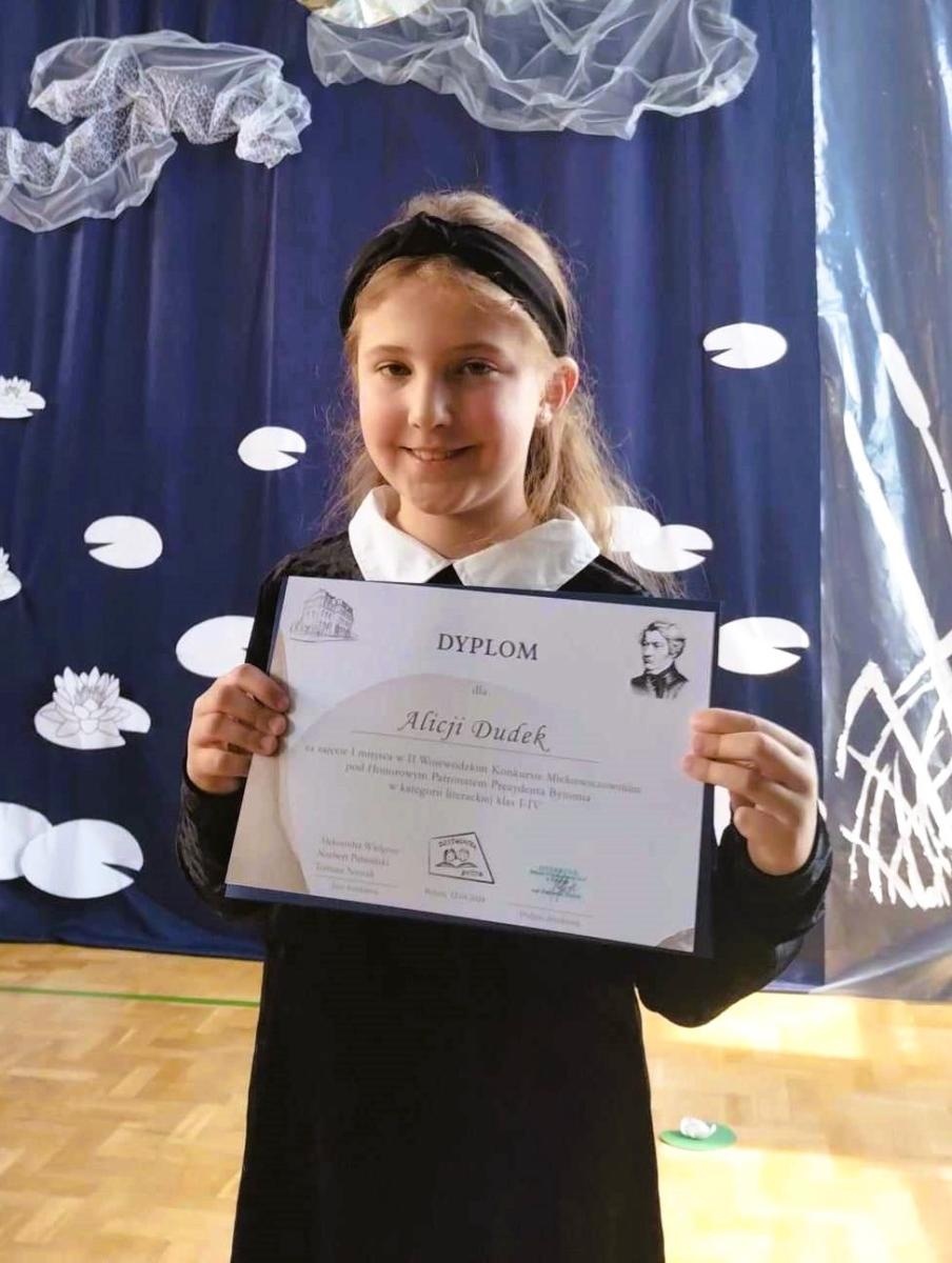 Zdjęcie w galerii na portalu naszwodzislaw.com: Uczennica szkoły w Krostoszowicach podbiła Bytom wiadomości z regionu