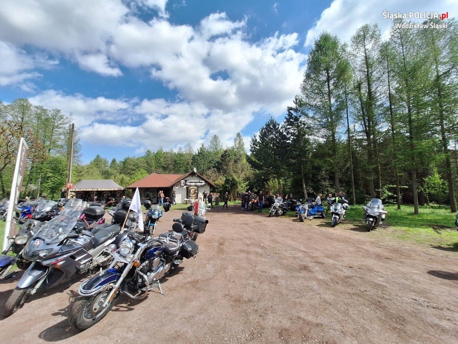 Zdjęcie w galerii na portalu naszwodzislaw.com: Rozpoczęcie sezonu motocyklowego z udziałem wodzisławskich mundurowych wiadomości z regionu
