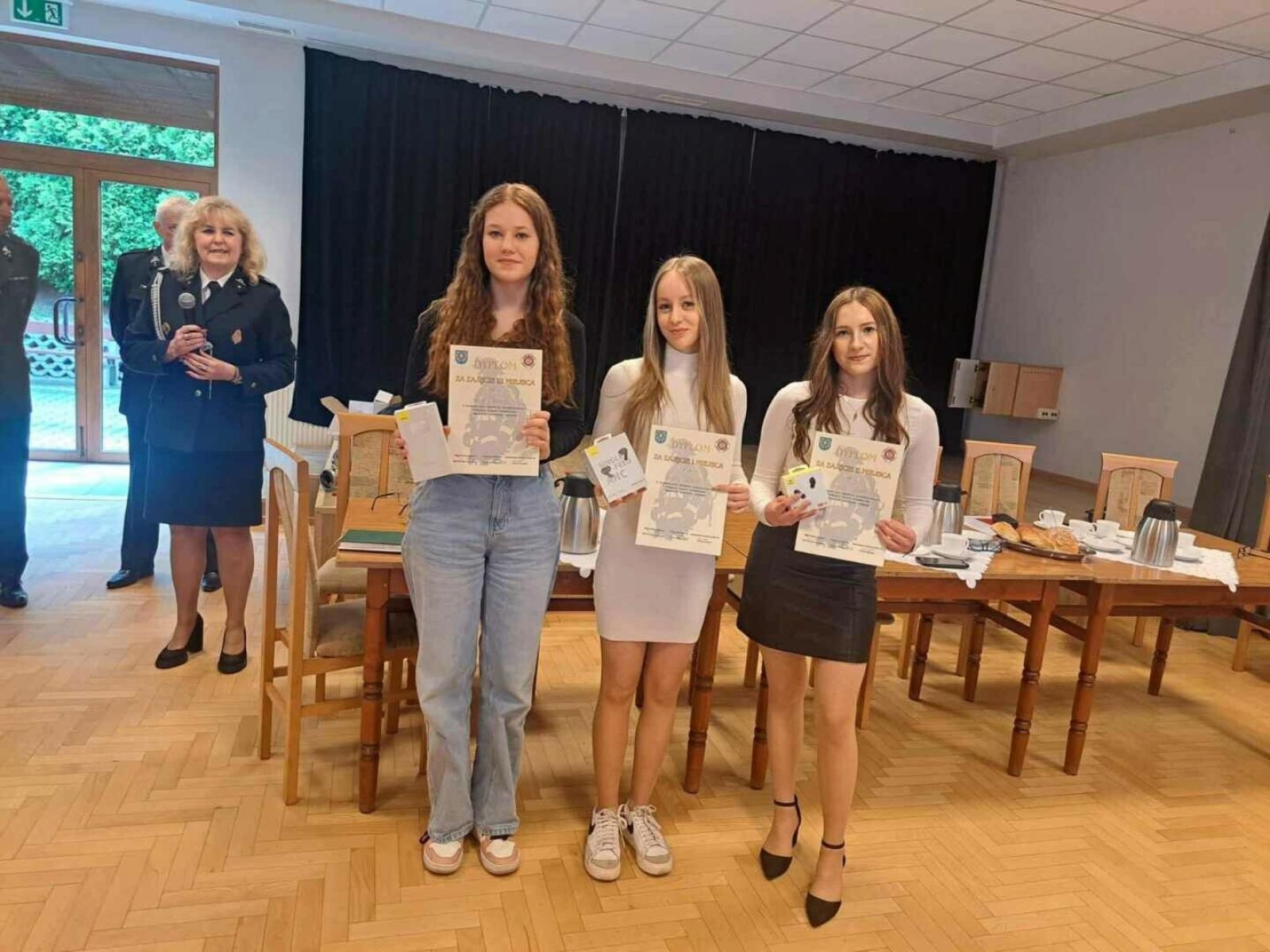 Zdjęcie w galerii na portalu naszwodzislaw.com: Gminny turniej wiedzy pożarniczej w Połomi wiadomości z regionu