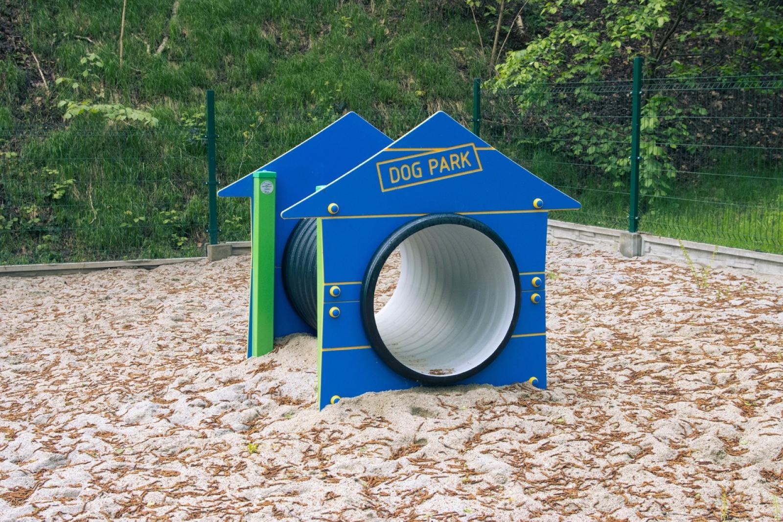 Zdjęcie w galerii na portalu naszwodzislaw.com: Nowy wybieg dla psów w Rodzinnym Parku Rozrywki  wiadomości z regionu