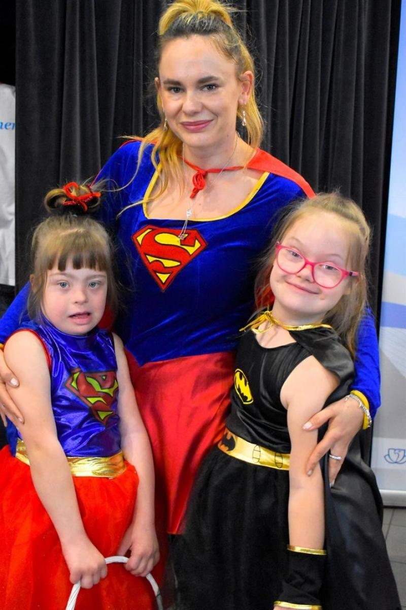 Zdjęcie w galerii na portalu naszwodzislaw.com: Supermoce na scenie Festiwalu Karaoke wiadomości z regionu