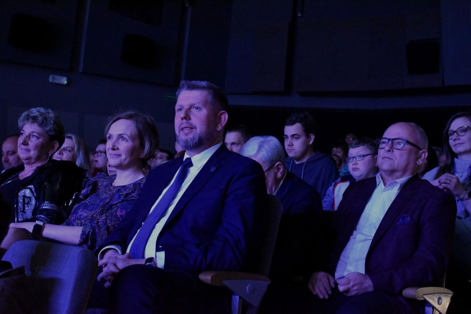 Zdjęcie w galerii na portalu naszwodzislaw.com: Supermoce na scenie Festiwalu Karaoke wiadomości z regionu