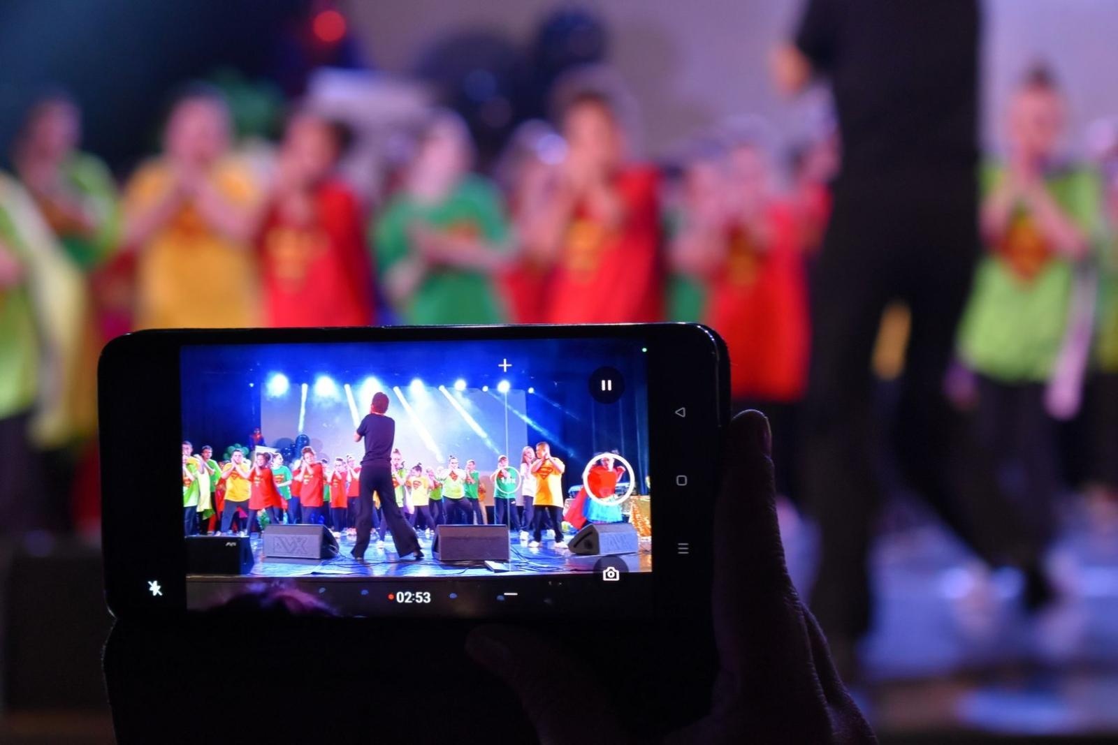 Zdjęcie w galerii na portalu naszwodzislaw.com: Supermoce na scenie Festiwalu Karaoke wiadomości z regionu