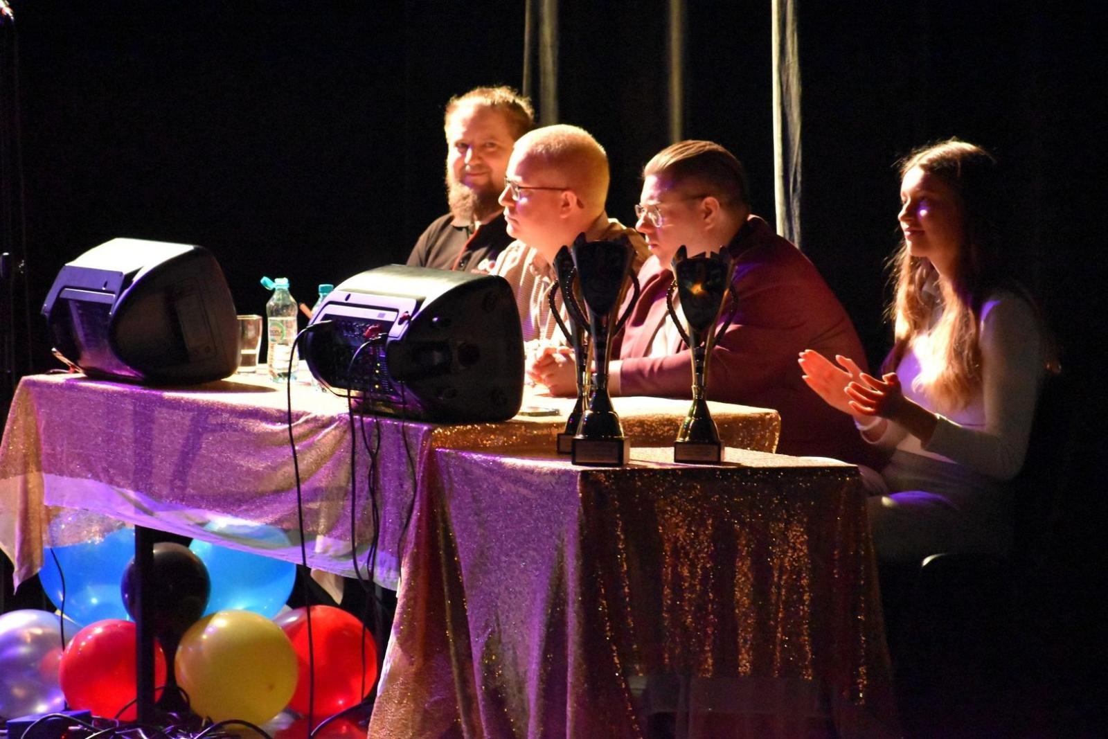 Zdjęcie w galerii na portalu naszwodzislaw.com: Supermoce na scenie Festiwalu Karaoke wiadomości z regionu