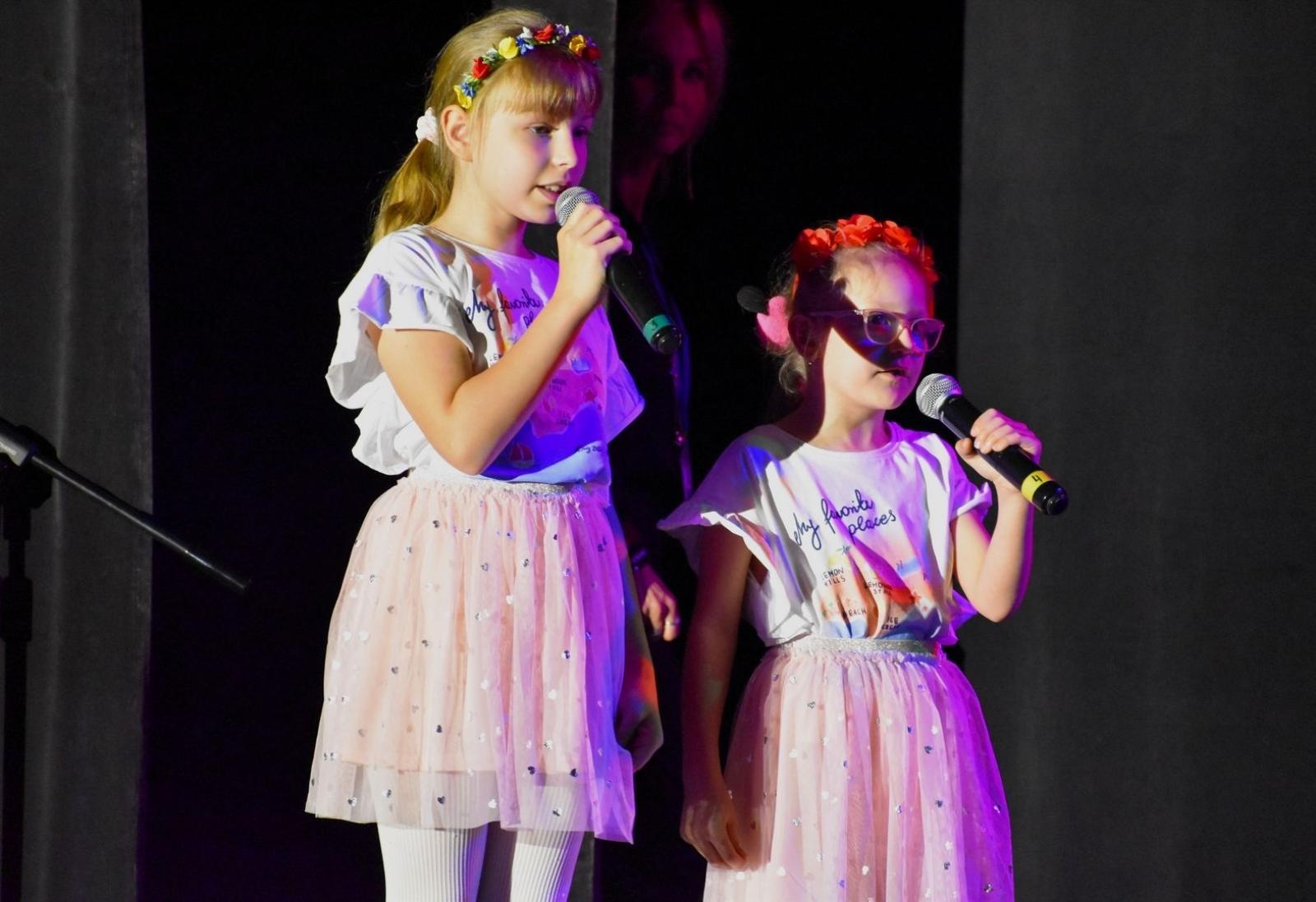 Zdjęcie w galerii na portalu naszwodzislaw.com: Supermoce na scenie Festiwalu Karaoke wiadomości z regionu