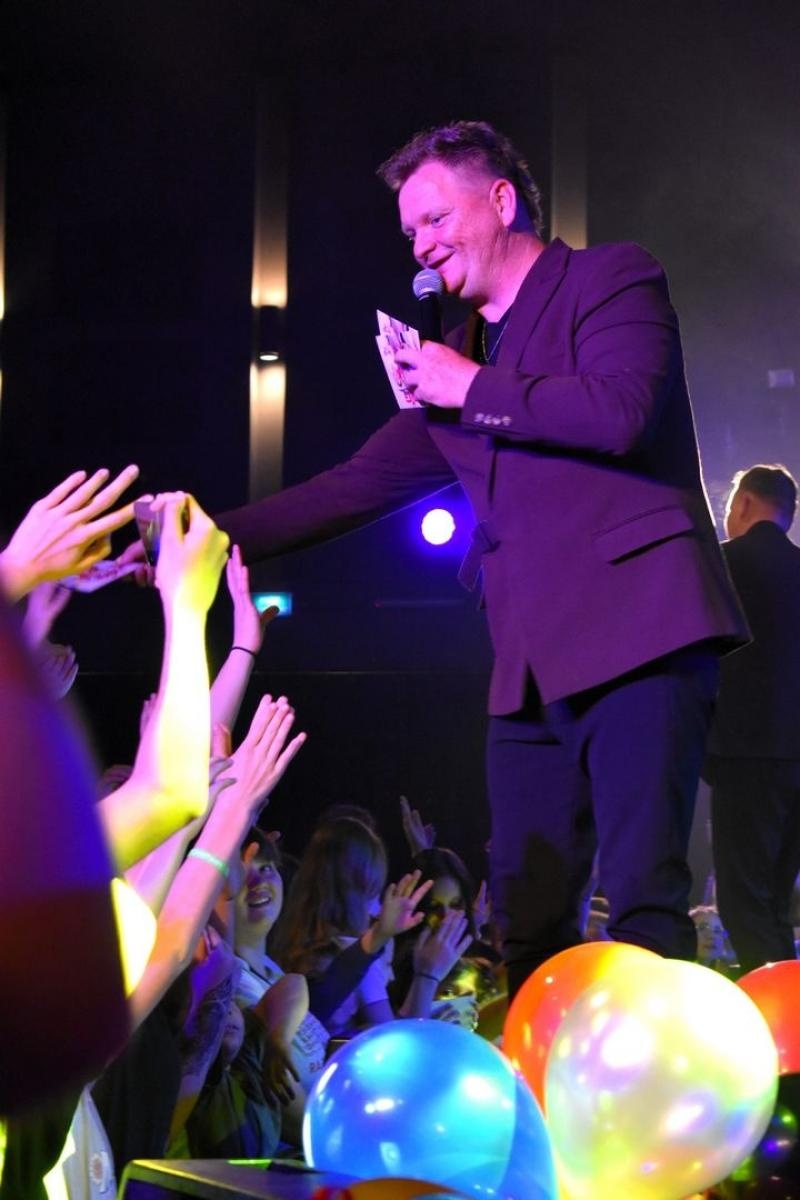 Zdjęcie w galerii na portalu naszwodzislaw.com: Supermoce na scenie Festiwalu Karaoke wiadomości z regionu