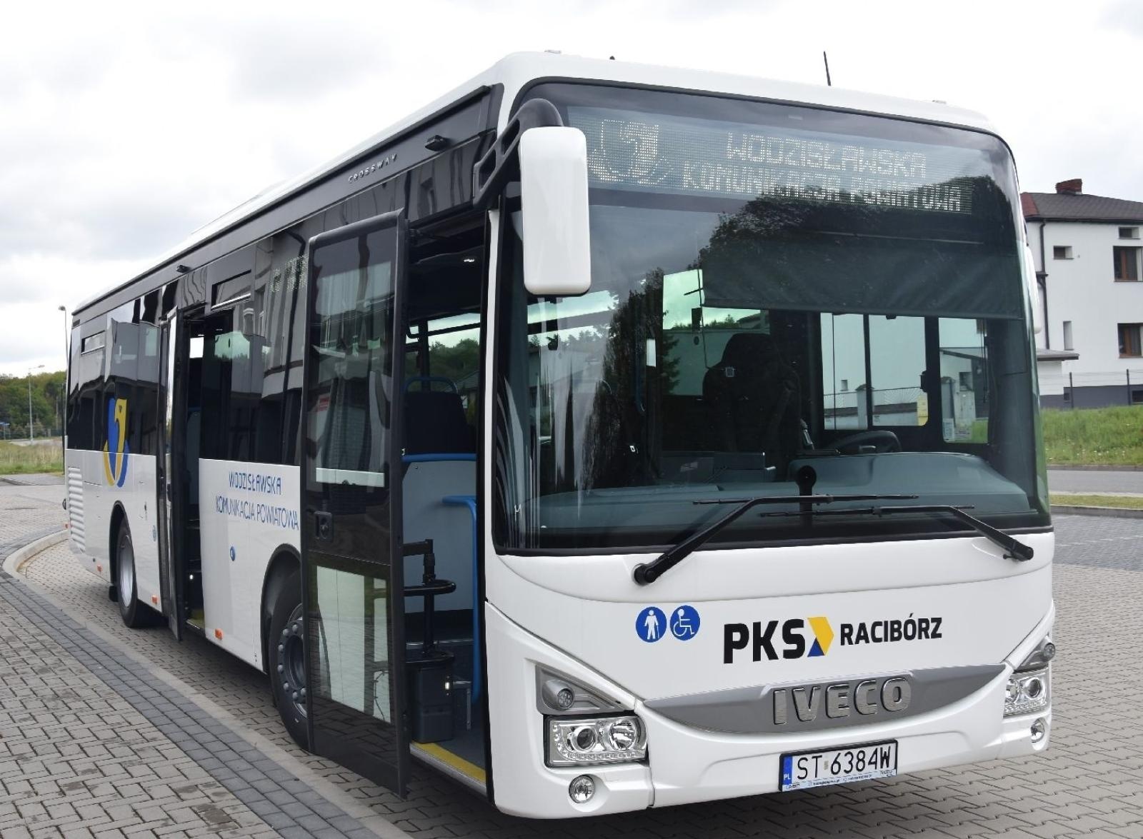 Zdjęcie w galerii na portalu naszwodzislaw.com: Nowy autobus w Wodzisławskiej Komunikacji Powiatowej [FOTO] wiadomości z regionu