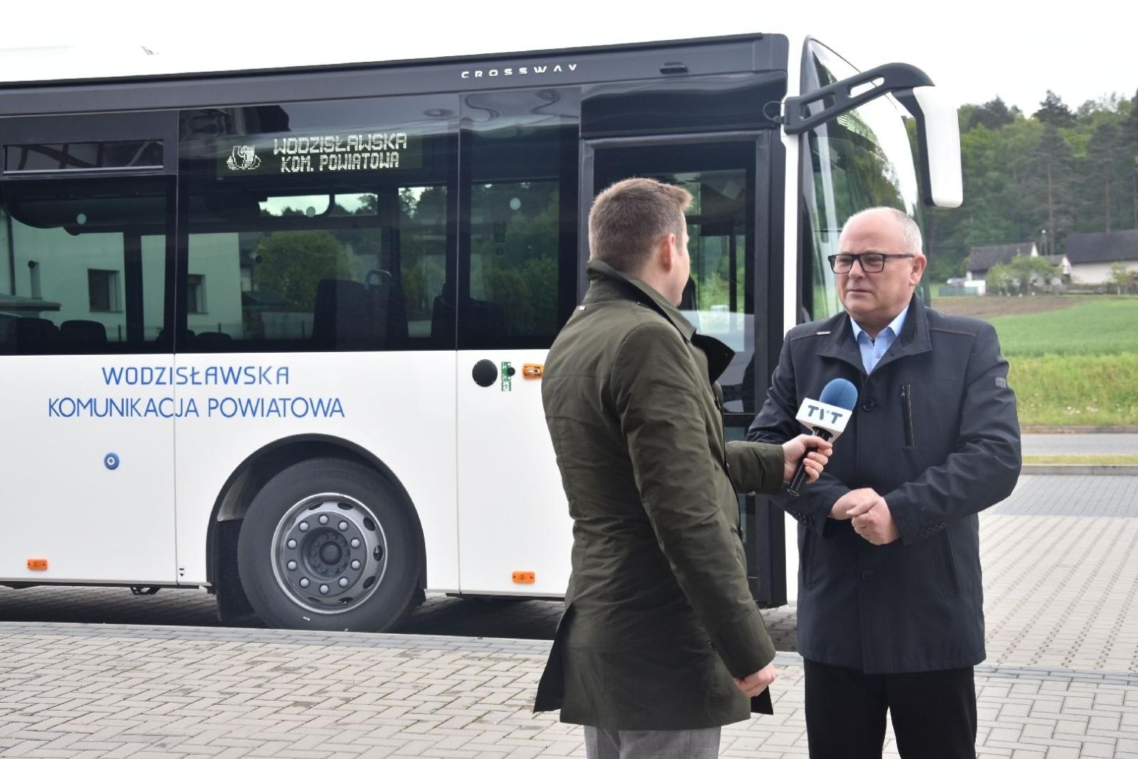 Zdjęcie w galerii na portalu naszwodzislaw.com: Nowy autobus w Wodzisławskiej Komunikacji Powiatowej [FOTO] wiadomości z regionu
