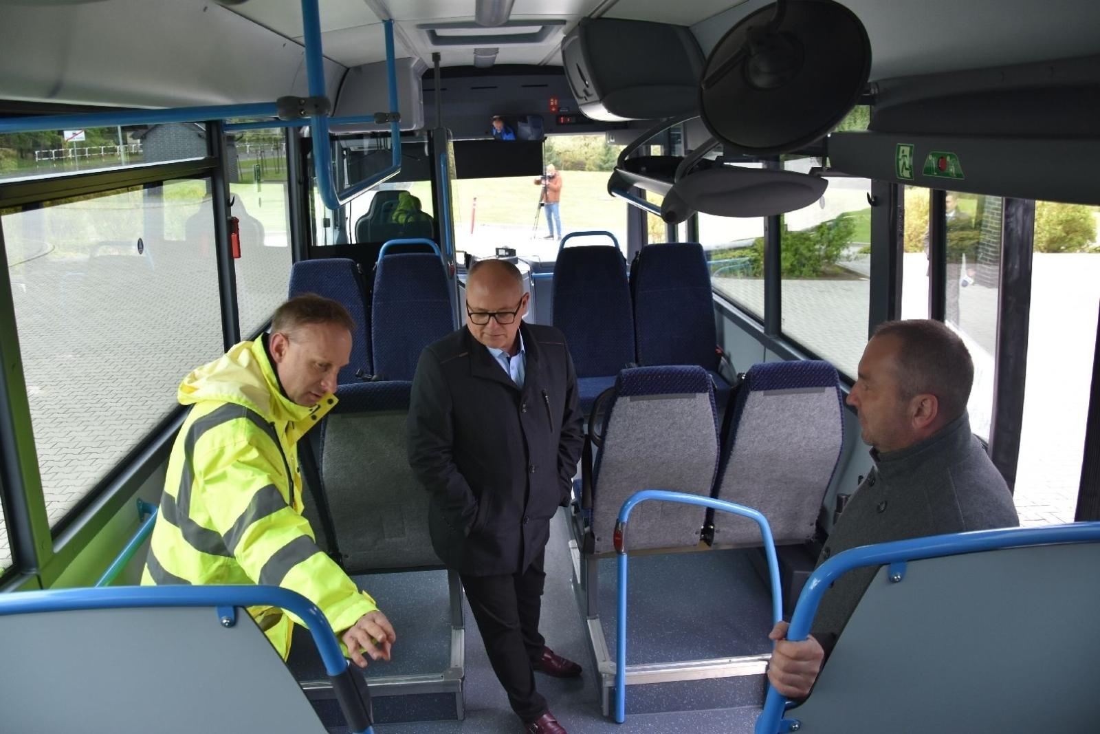 Zdjęcie w galerii na portalu naszwodzislaw.com: Nowy autobus w Wodzisławskiej Komunikacji Powiatowej [FOTO] wiadomości z regionu