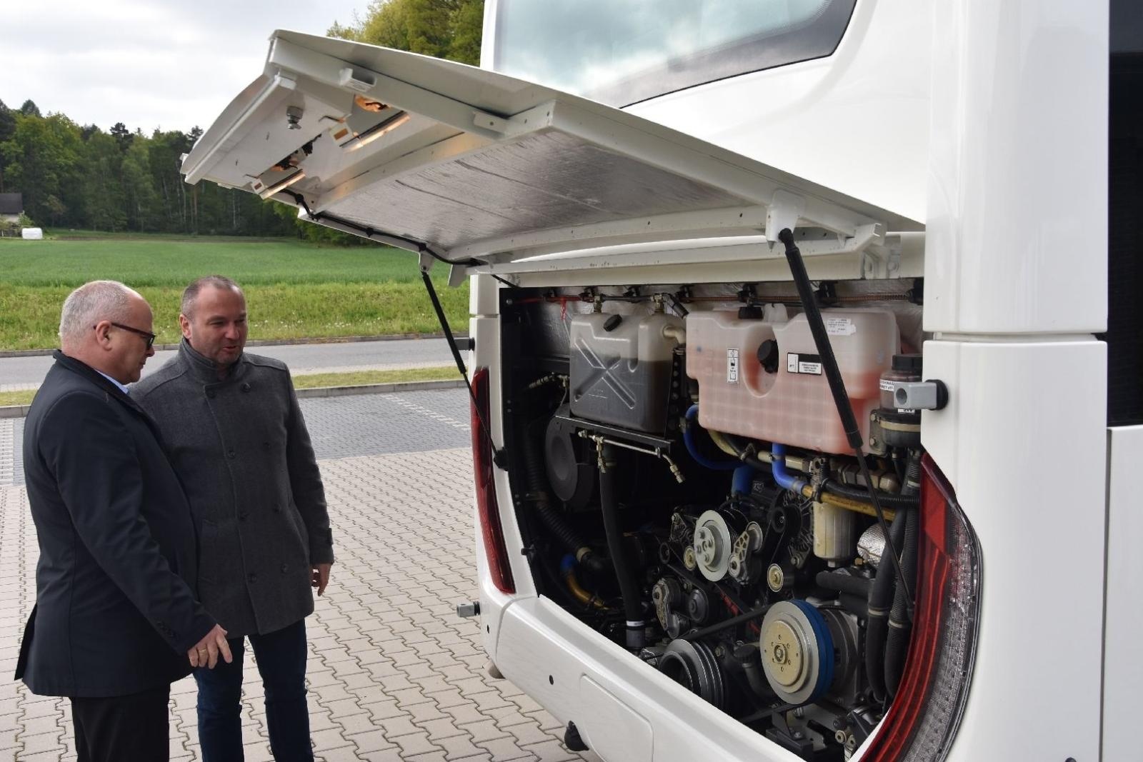 Zdjęcie w galerii na portalu naszwodzislaw.com: Nowy autobus w Wodzisławskiej Komunikacji Powiatowej [FOTO] wiadomości z regionu