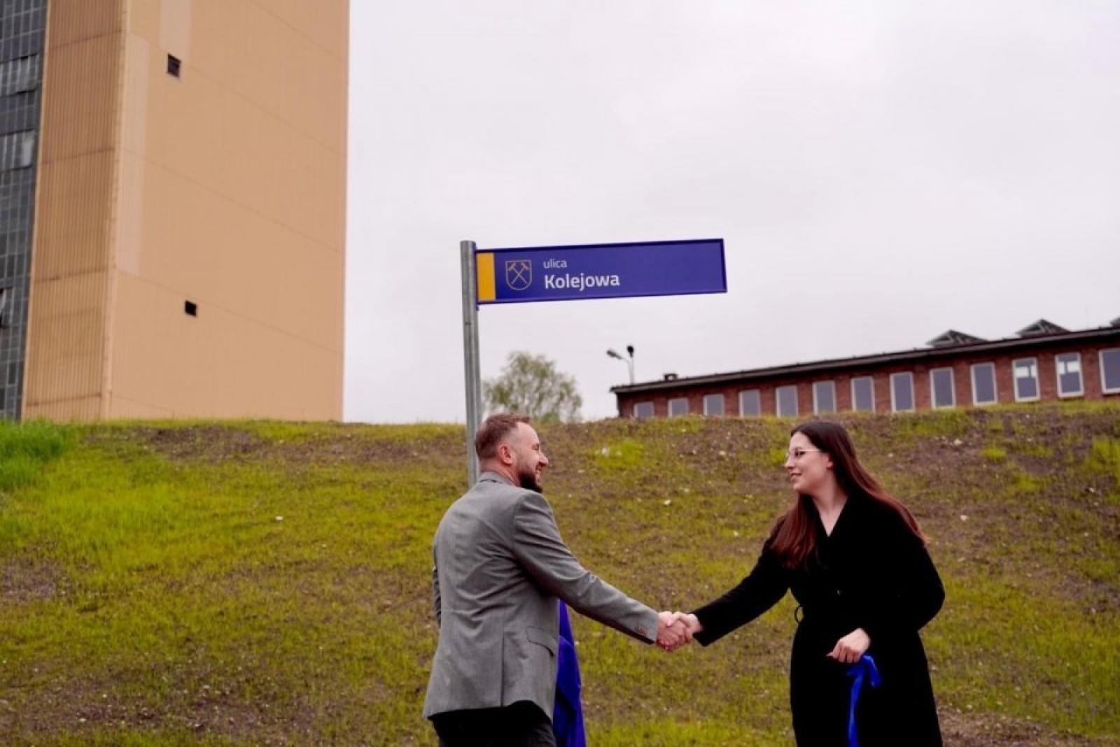 Zdjęcie w galerii na portalu naszwodzislaw.com: Nowa ulica w Rydułtowach ma już swą nazwę [FOTO] wiadomości z regionu