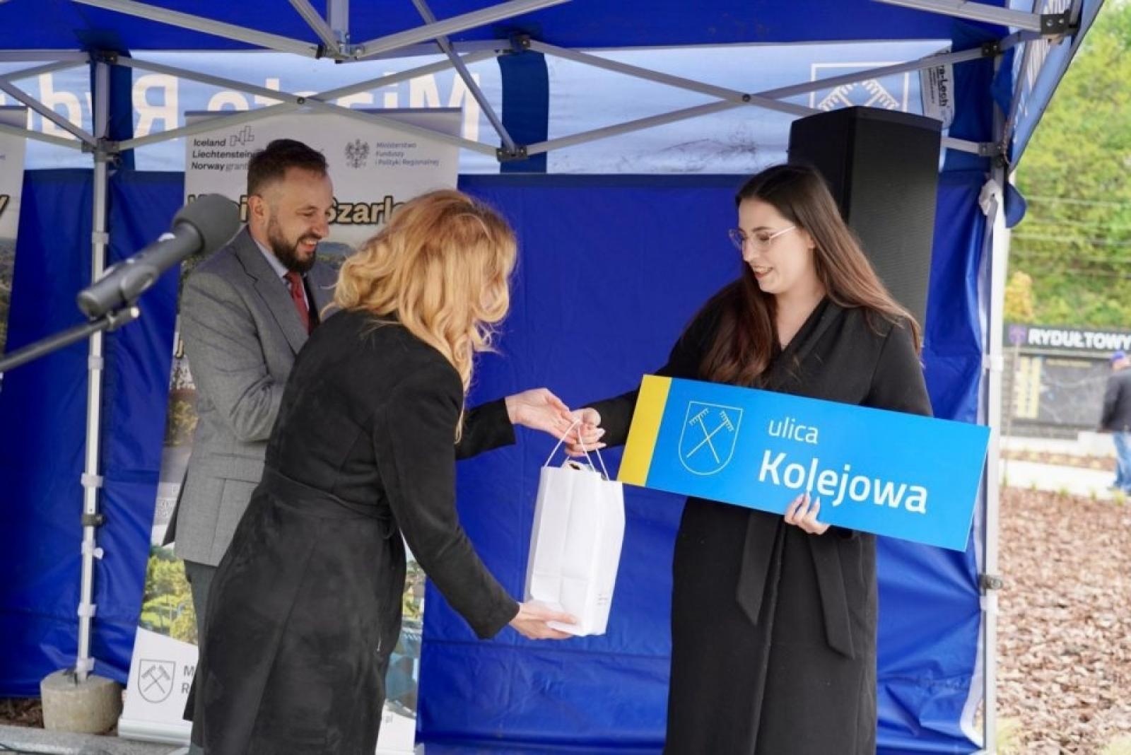 Zdjęcie w galerii na portalu naszwodzislaw.com: Nowa ulica w Rydułtowach ma już swą nazwę [FOTO] wiadomości z regionu