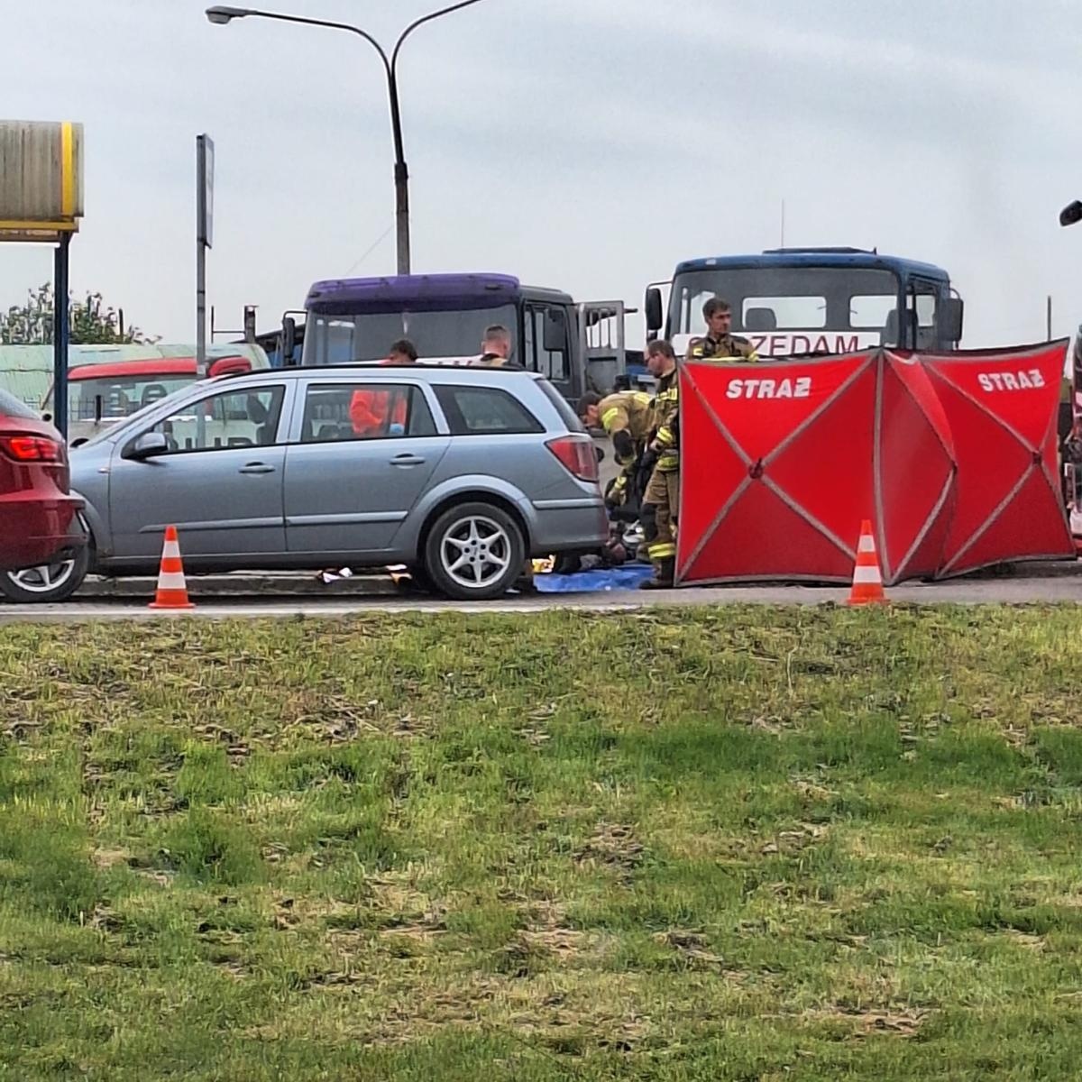 Zdjęcie w galerii na portalu naszwodzislaw.com: LPR w akcji w Rydułtowach. Serce pasażera opla zatrzymało się wiadomości z regionu