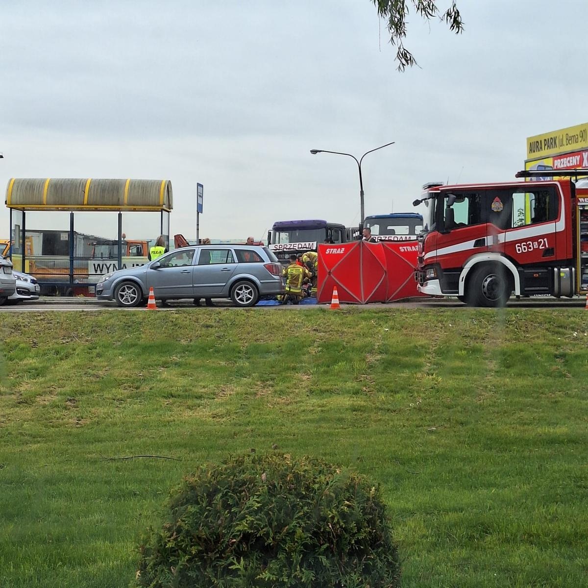 Zdjęcie w galerii na portalu naszwodzislaw.com: LPR w akcji w Rydułtowach. Serce pasażera opla zatrzymało się wiadomości z regionu