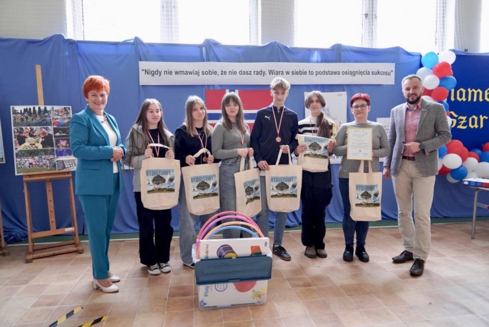 Zdjęcie w galerii na portalu naszwodzislaw.com: Dugnad po polsku, czyli od ucha do serducha [FOTO] wiadomości z regionu