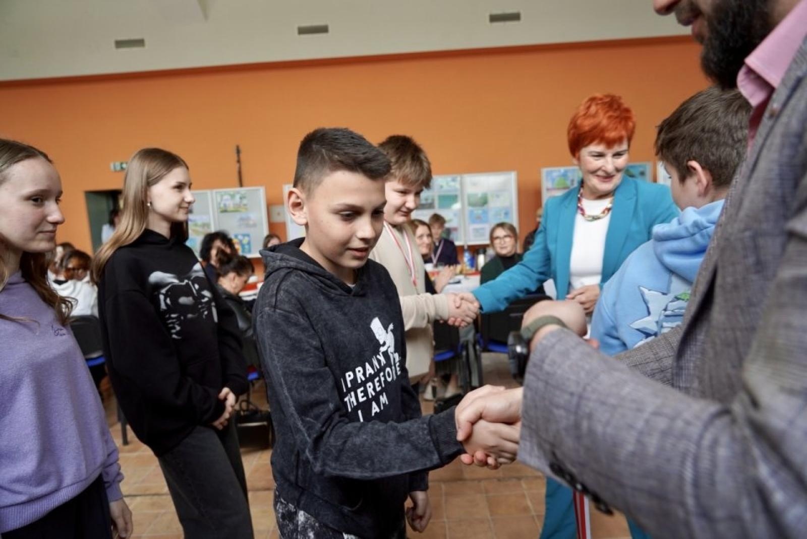 Zdjęcie w galerii na portalu naszwodzislaw.com: Dugnad po polsku, czyli od ucha do serducha [FOTO] wiadomości z regionu