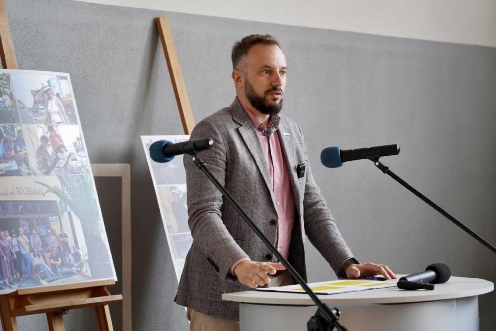 Zdjęcie w galerii na portalu naszwodzislaw.com: Dugnad po polsku, czyli od ucha do serducha [FOTO] wiadomości z regionu