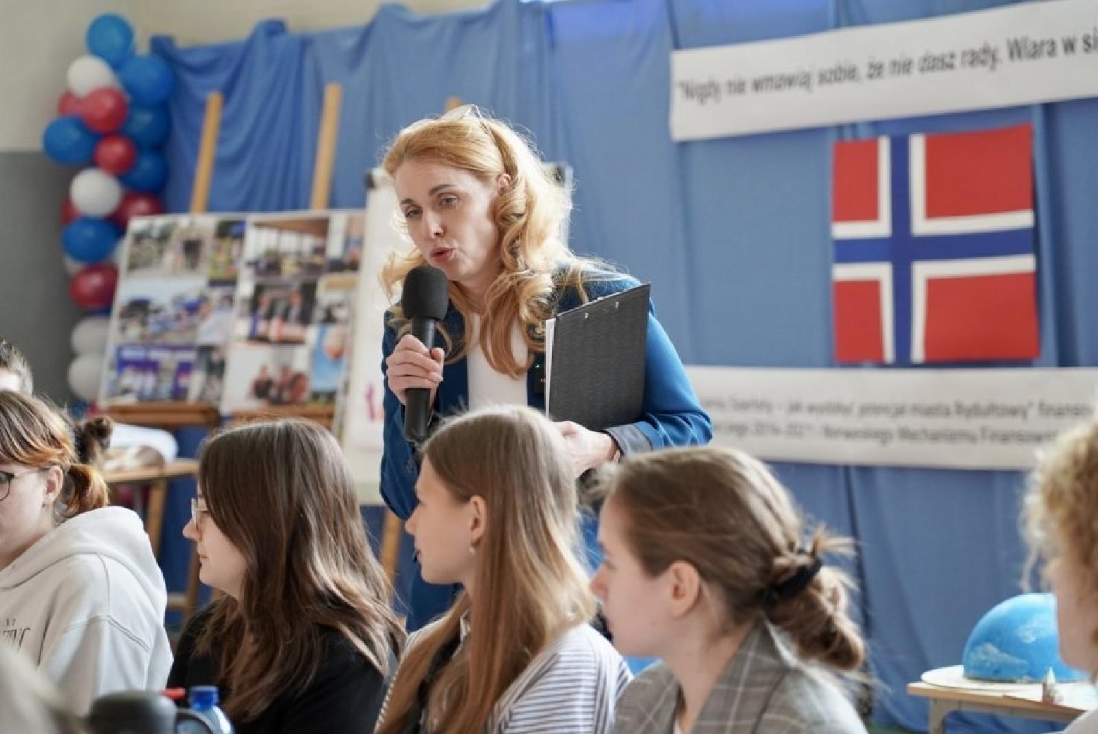 Zdjęcie w galerii na portalu naszwodzislaw.com: Dugnad po polsku, czyli od ucha do serducha [FOTO] wiadomości z regionu