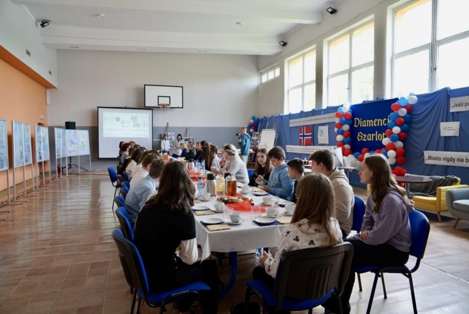 Zdjęcie w galerii na portalu naszwodzislaw.com: Dugnad po polsku, czyli od ucha do serducha [FOTO] wiadomości z regionu