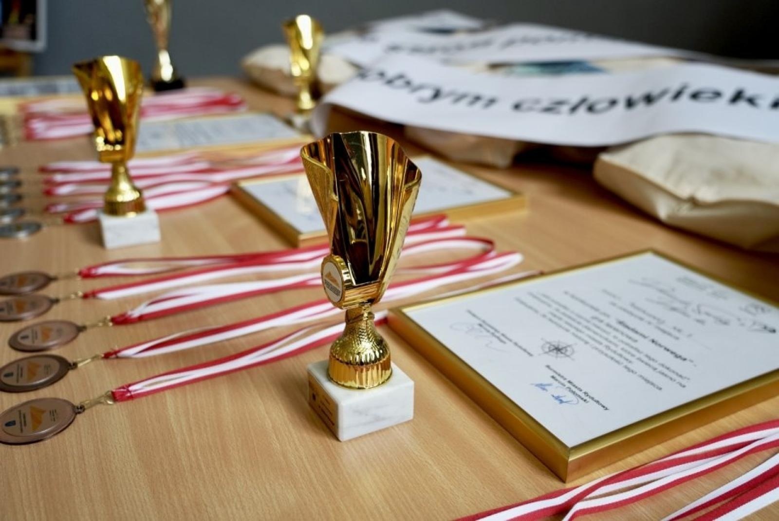 Zdjęcie w galerii na portalu naszwodzislaw.com: Dugnad po polsku, czyli od ucha do serducha [FOTO] wiadomości z regionu