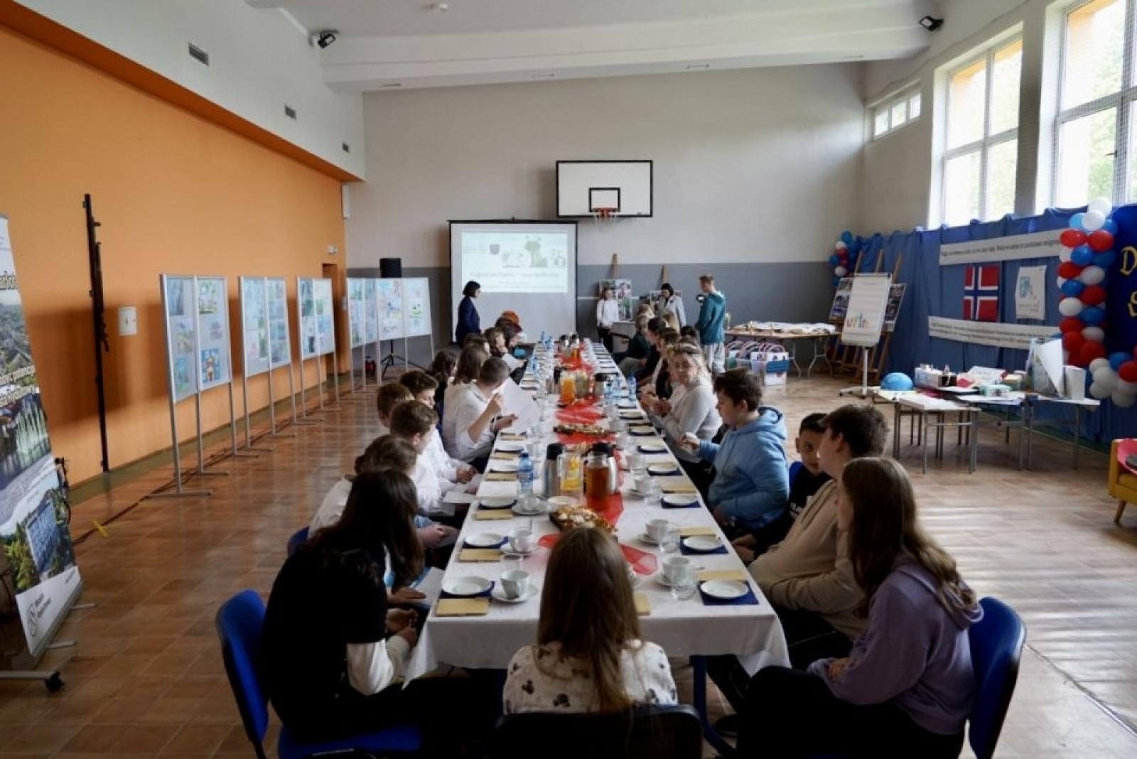Zdjęcie w galerii na portalu naszwodzislaw.com: Dugnad po polsku, czyli od ucha do serducha [FOTO] wiadomości z regionu