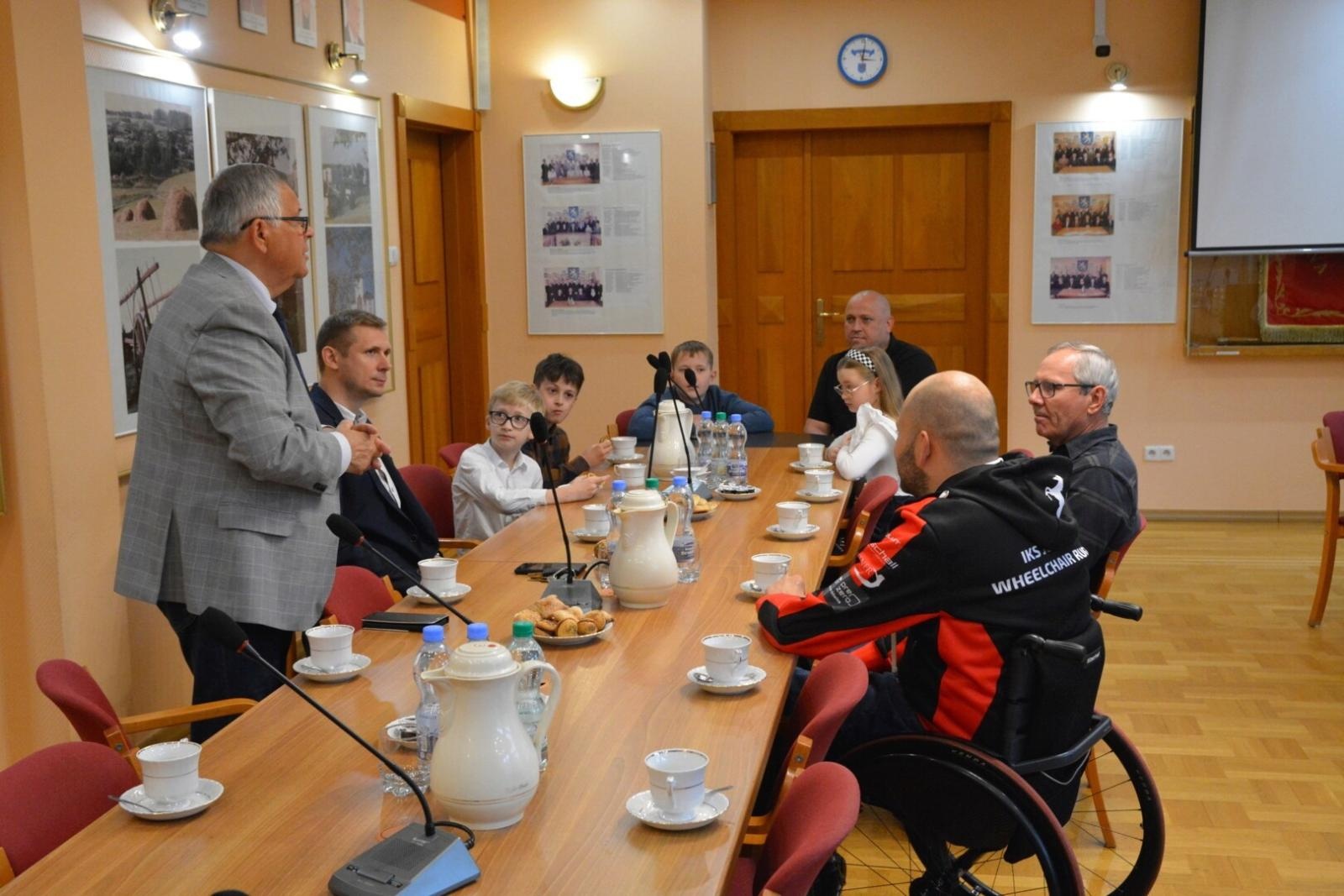 Zdjęcie w galerii na portalu naszwodzislaw.com: Marklowice. Nagrody za szczególne osiągnięcia w działalności sportowej wiadomości z regionu