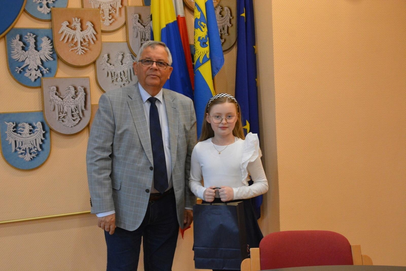 Zdjęcie w galerii na portalu naszwodzislaw.com: Marklowice. Nagrody za szczególne osiągnięcia w działalności sportowej wiadomości z regionu