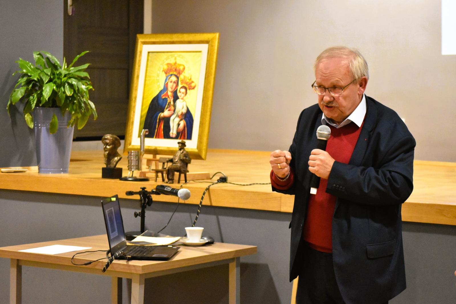 Zdjęcie w galerii na portalu naszwodzislaw.com: Henryk Grzonka przypomniał w Godowie postać Stanisława Ligonia wiadomości z regionu