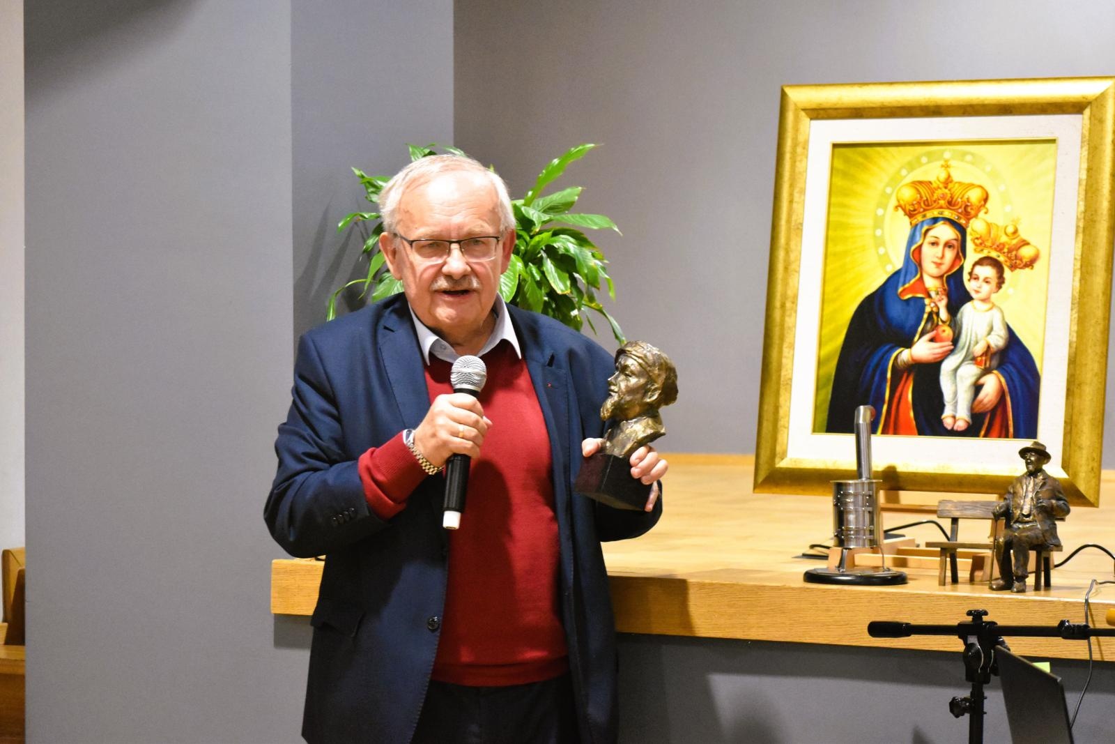 Zdjęcie w galerii na portalu naszwodzislaw.com: Henryk Grzonka przypomniał w Godowie postać Stanisława Ligonia wiadomości z regionu