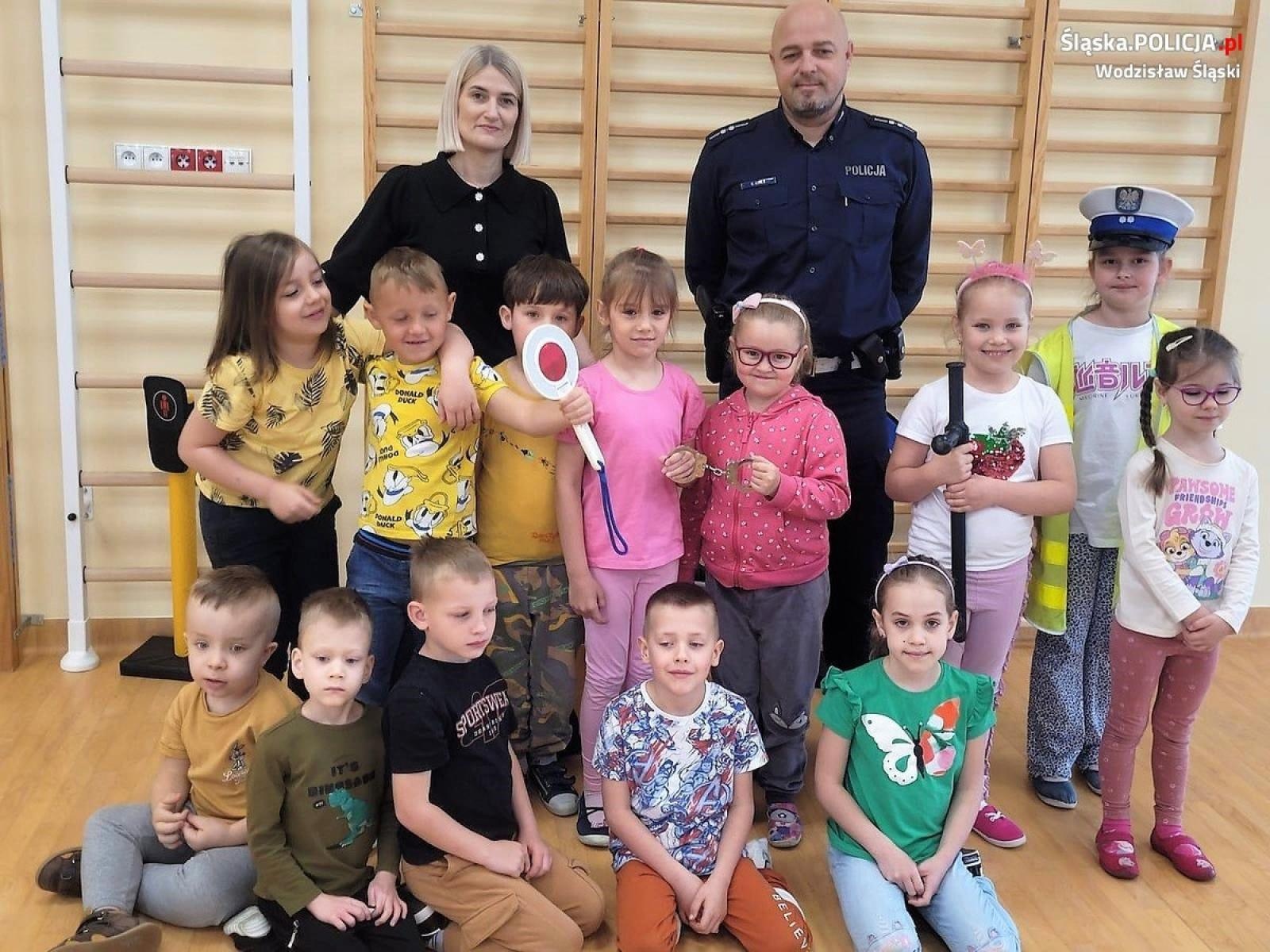 Zdjęcie w galerii na portalu naszwodzislaw.com: Bezpieczeństwo w ruchu drogowym z przedszkolakami z Gołkowic wiadomości z regionu