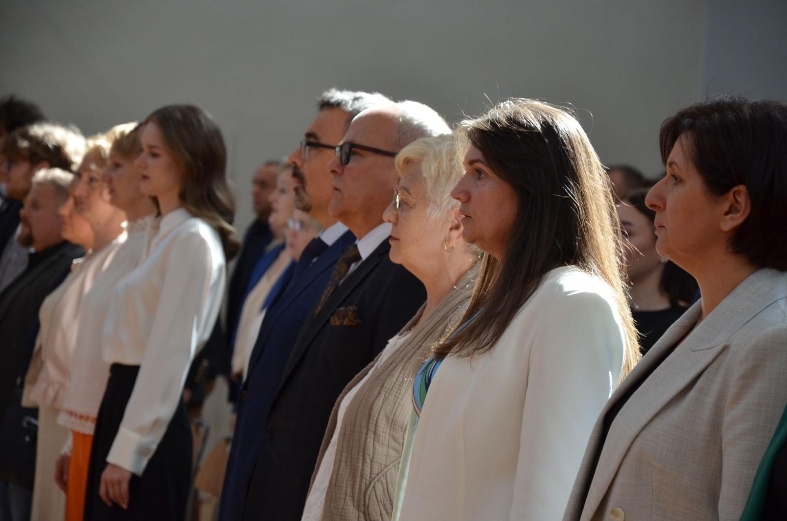 Zdjęcie w galerii na portalu naszwodzislaw.com: Maturzyści powiatowych szkół odebrali świadectwa [FOTO] wiadomości z regionu