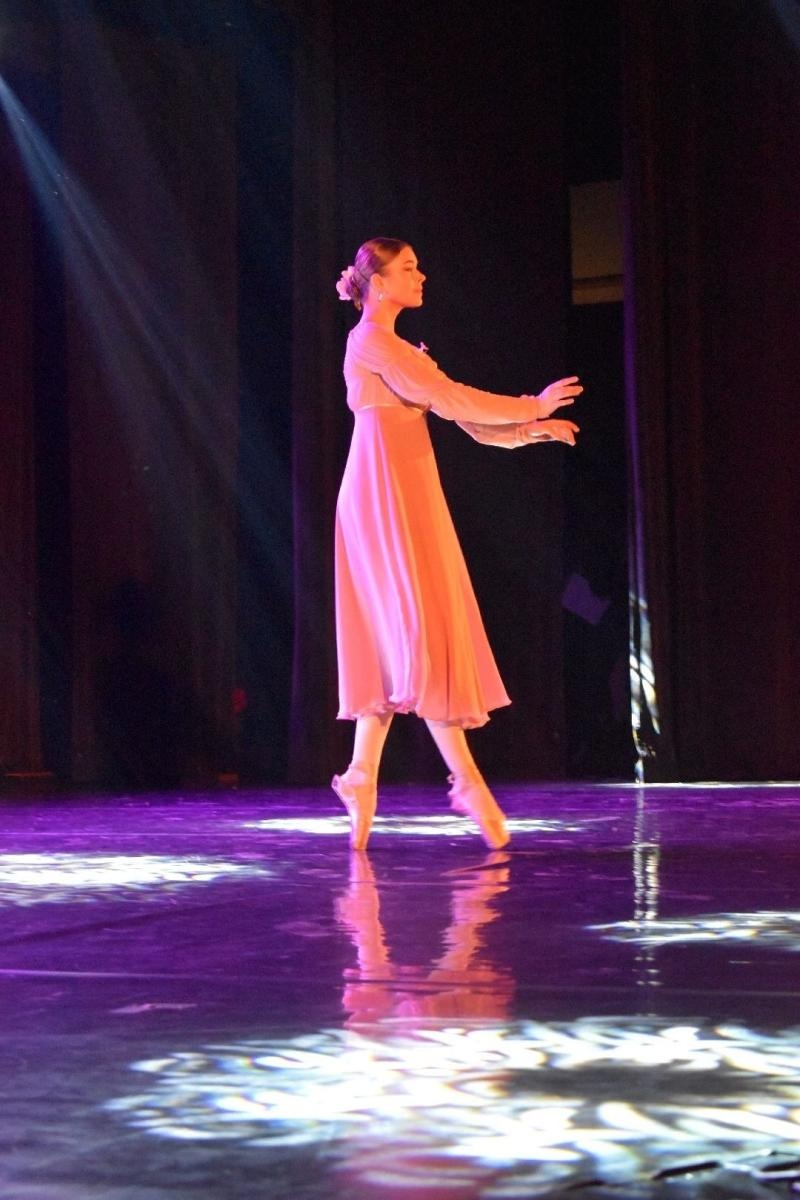 Zdjęcie w galerii na portalu naszwodzislaw.com: Maturzyści powiatowych szkół odebrali świadectwa [FOTO] wiadomości z regionu